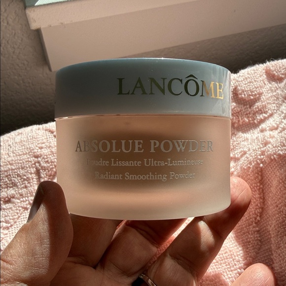 Lancôme Absolue Radiant Smoothing Powder - Ecru Light - Picture 4 of 6